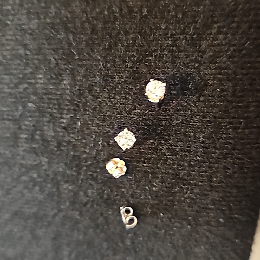 IGI CERTIFIED 18KT YELLOW GOLD .30TDW STUD EARRINGS - Picture 6 of 11